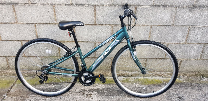 indi voyager womens hybrid bike